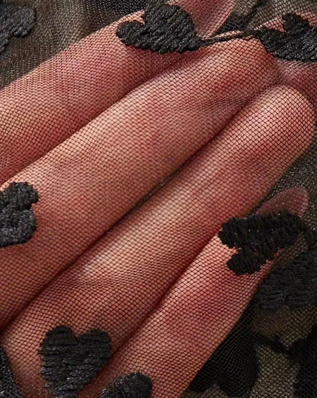 Set de Tirantes de Encaje con Bordado en corazones