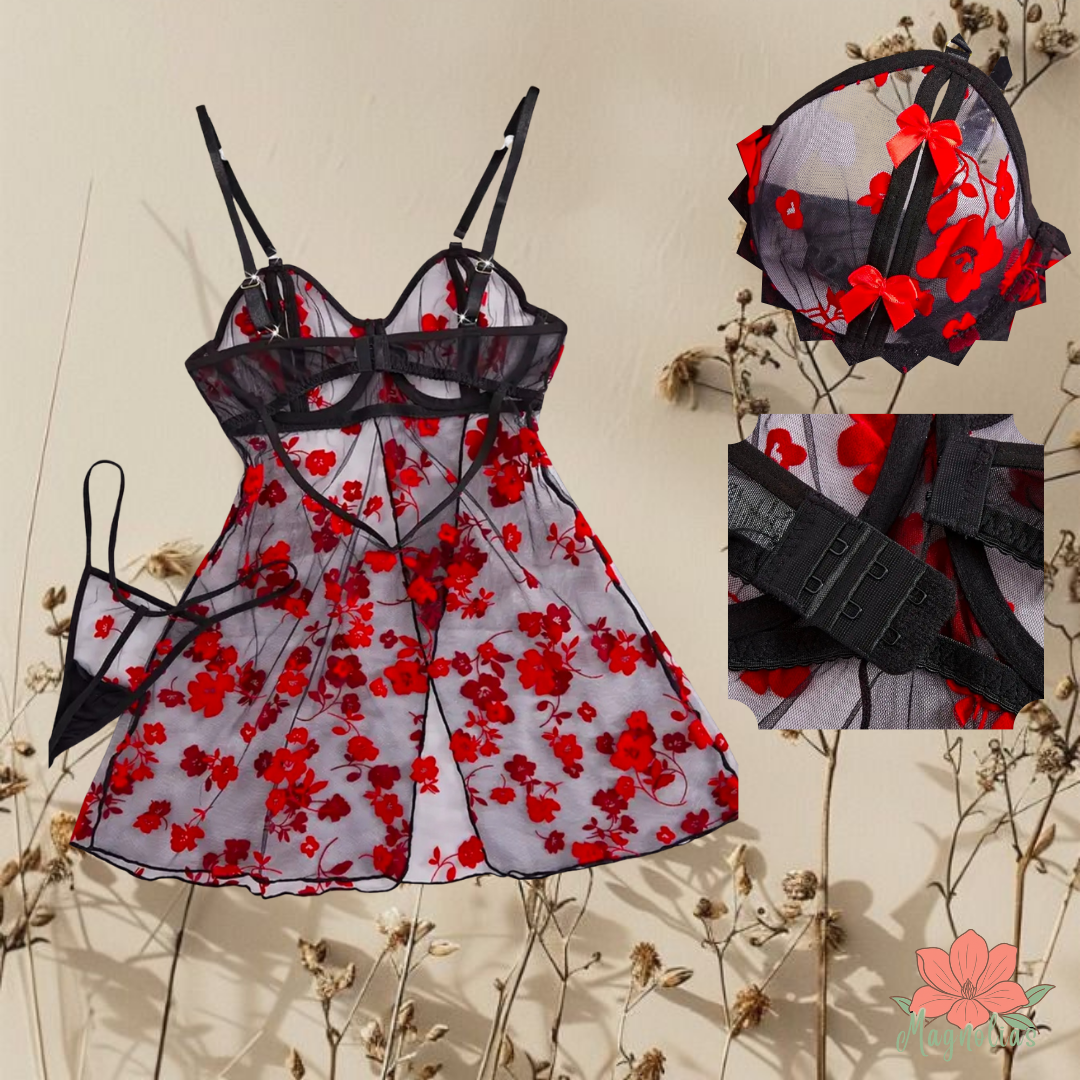 Conjunto de Lencería en Blonda con Detalles de Flores