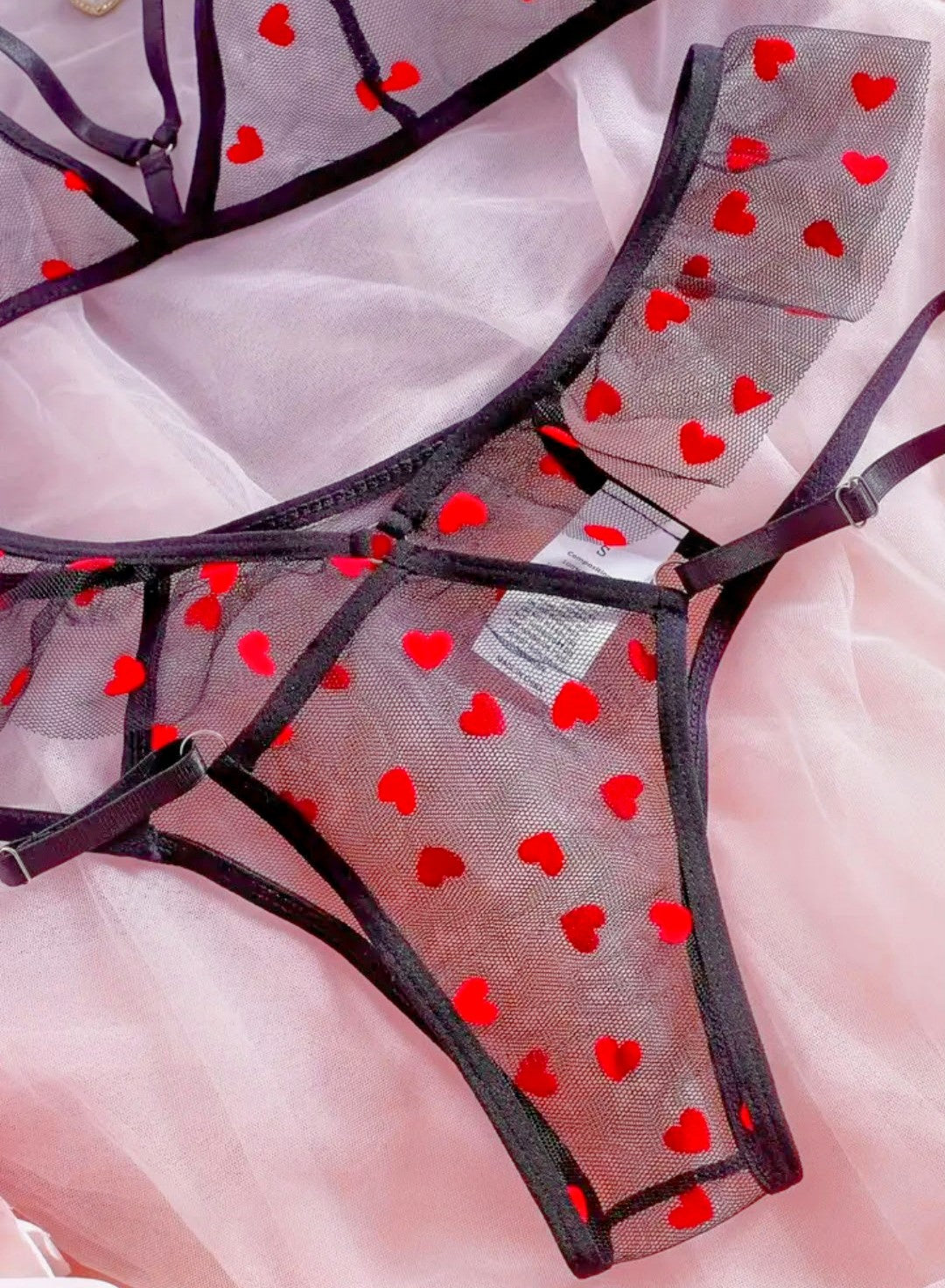 Conjunto de Lencería Sexy con Bordado de Corazón Rojo