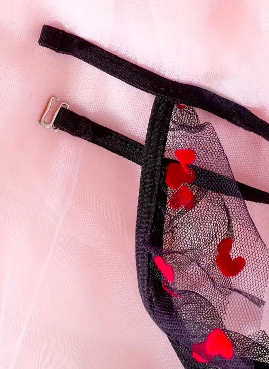 Conjunto de Lencería Sexy con Bordado de Corazón Rojo