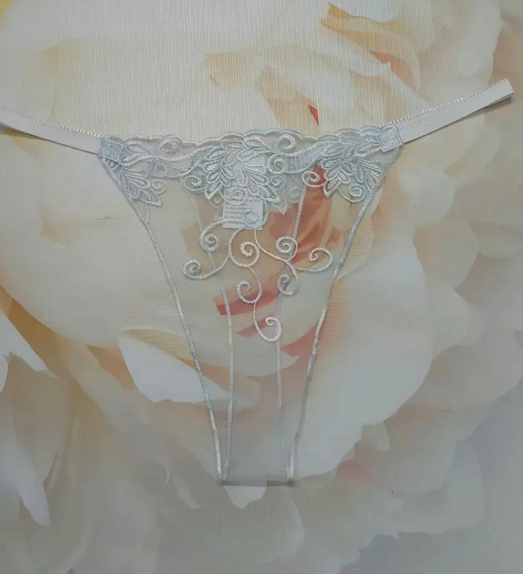 Tangas Elegantes de Malla Transparente con Bordado Floral