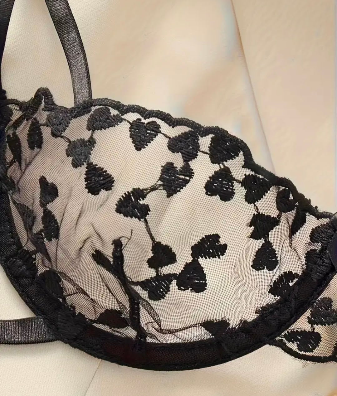 Set de Tirantes de Encaje con Bordado en corazones